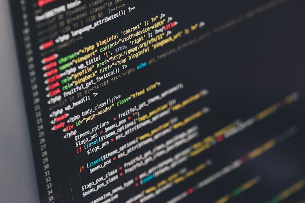 Código de software en una pantalla